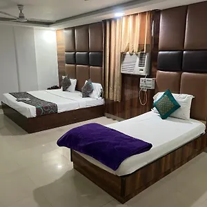 Le Mount Near Igi Airport Hotel